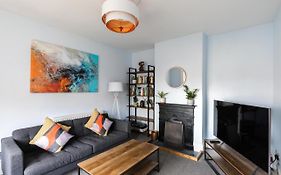 Eden Cottage - 9 Guests, Sea Views, Central Cowes